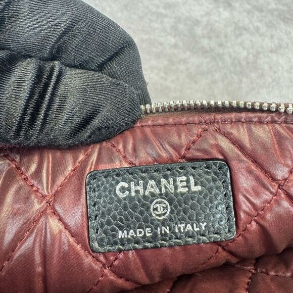 Chanel Black Classic Caviar Quilted O Case Leather Pouch - Picture 14 of 16